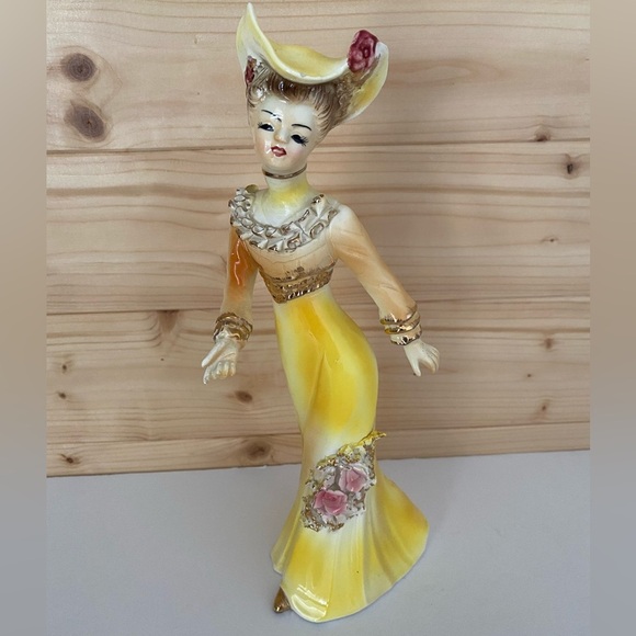 Other - VINTAGE 10” Tall Victorian Lady Figurine Yellow Dress Golden Ruffled Accents